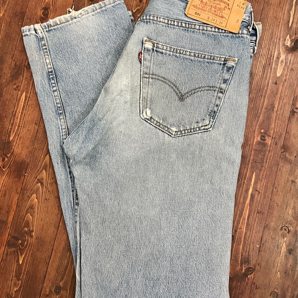 NWT Urban Outfitters Levi's Light Blue Jeans